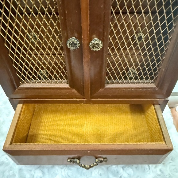 Vintage Wooden Musical Jewelry Cabinet - the Godfather (Love theme) song - Picture 11 of 11